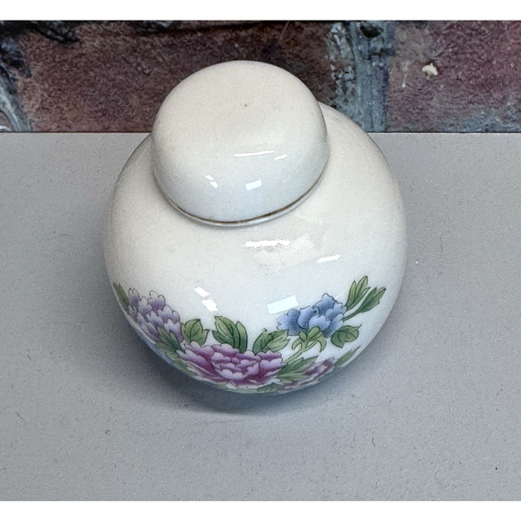 Vintage Mini Chinese Ginger Jar w Lid Floral Peonies Porcelain Asian 2.5" - Picture 2 of 7
